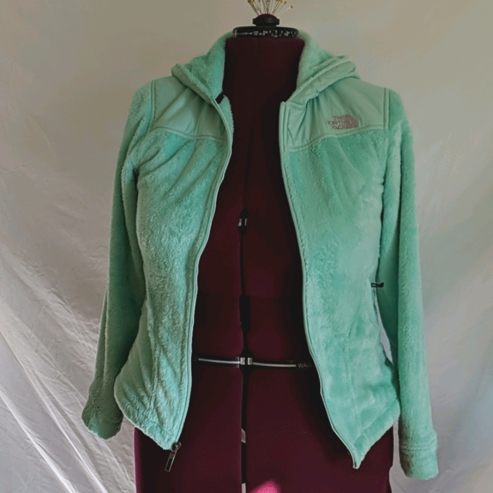 The North Face sz Small light weight jacket aqua